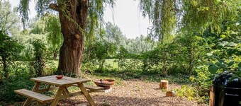 Charming 2-bedroom villa in brilliant Merelbeke-Melle with AC