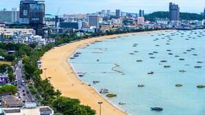 Beach - Great Location - Awesome Pool (Muang Pattaya)