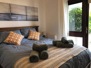 3 bedrooms, iron/ironing board, Internet, bed sheets