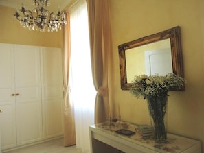 Deluxe Double Room, Private Bathroom | Hypo-allergenic bedding, memory foam beds, in-room safe, desk