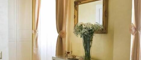 Hypo-allergenic bedding, memory-foam beds, in-room safe, desk