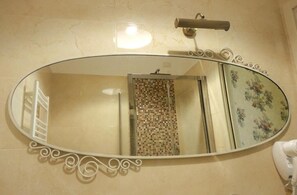 Deluxe Double Room, Private Bathroom | Bathroom | Shower, rainfall showerhead, hair dryer, bidet