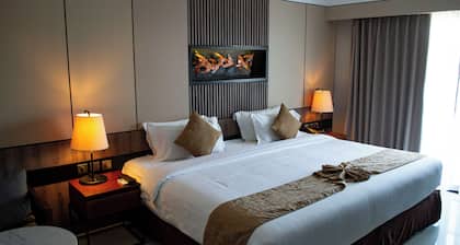 Scarlett Near Mount Zion