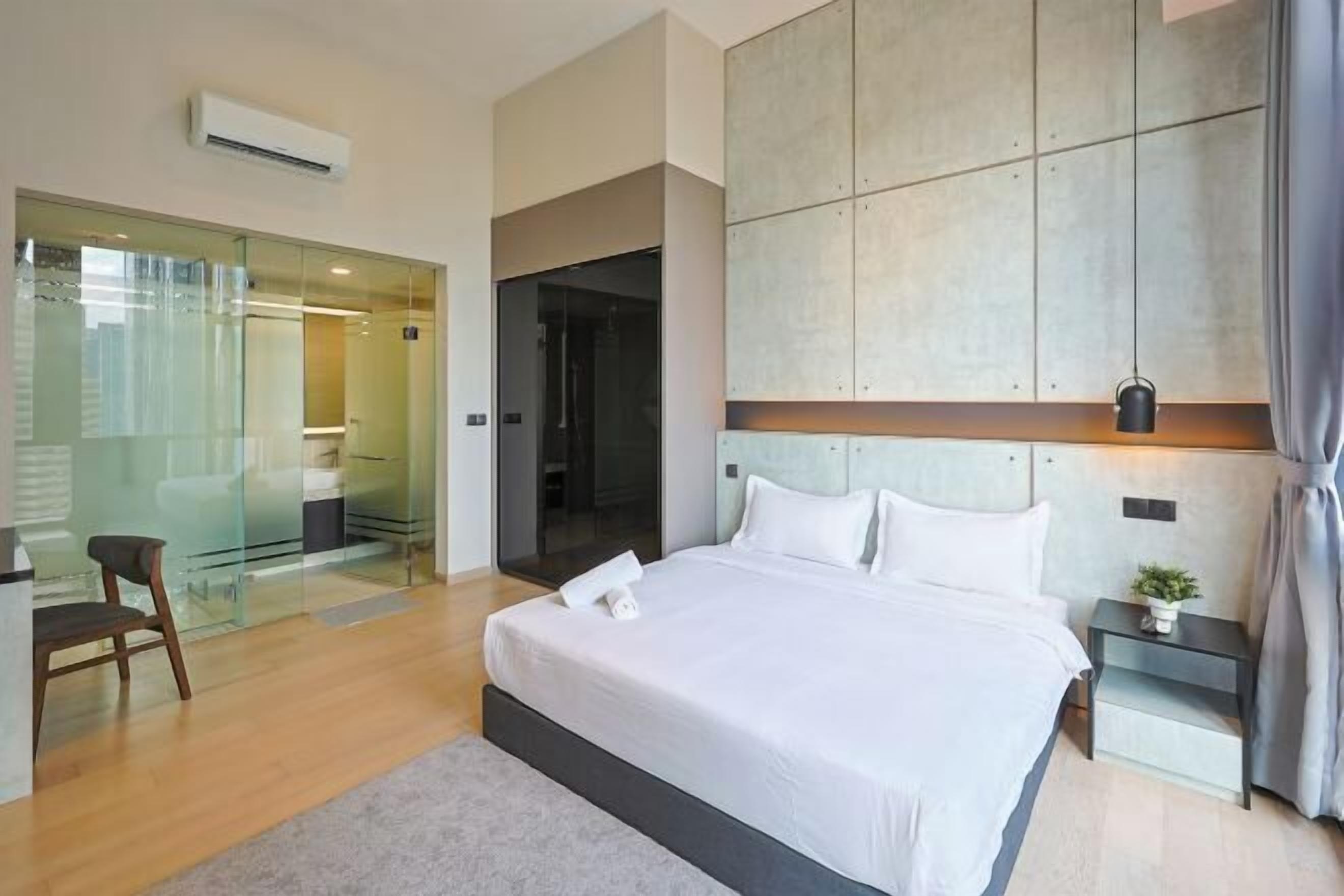 Iron/ironing board, free WiFi