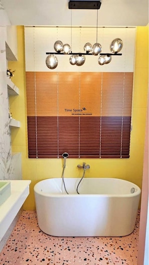 Premium Villa, 3 Bedrooms, Balcony | Bathroom