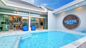 Comfort Villa, 3 Bedrooms, Balcony | Terrace/patio