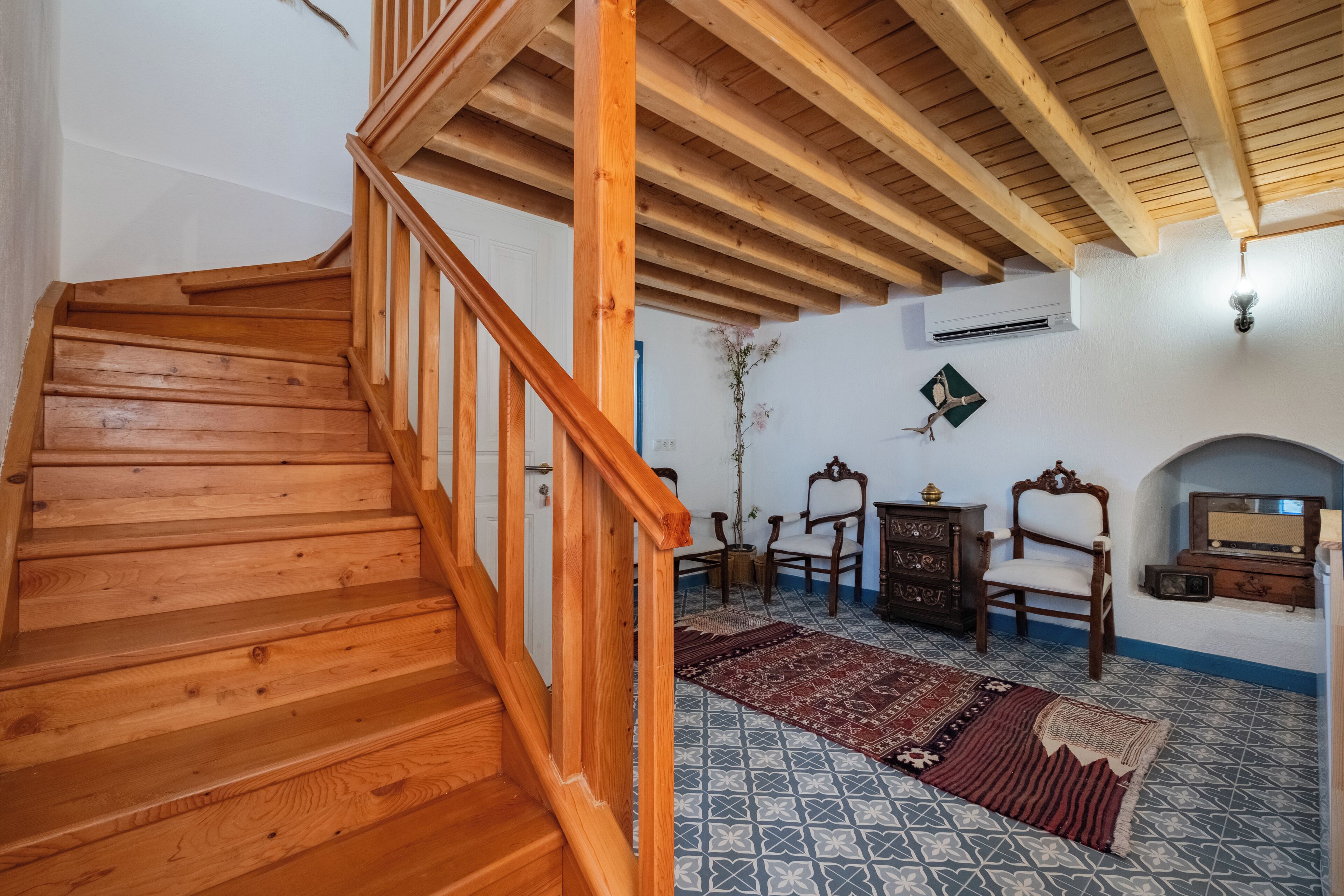 컴포트룸, 산 전망 | 거실 공간