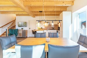 Dining - Vacation home "Huus Lindboom" in Kating for up to 6 people (Kating)