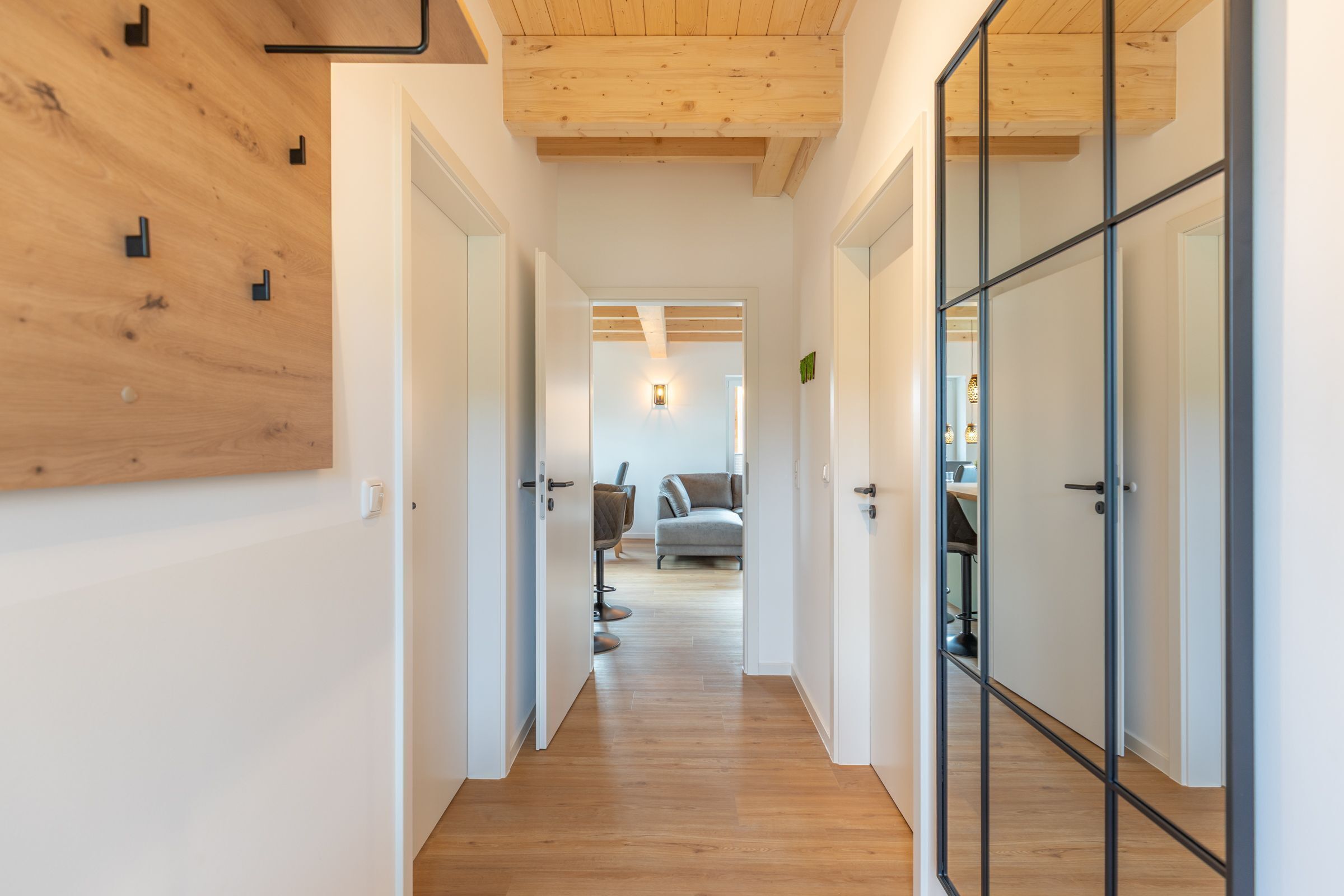 المنشأة من الداخل