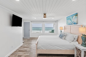 2 bedrooms, travel cot, free WiFi, bed sheets