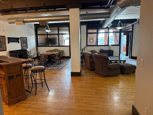 Harvester Loft | Levitt & River