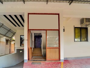 House | Reception