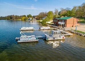 Marina - Spacious Multi-Unit Retreat with Lakefront Views (Fife Lake)
