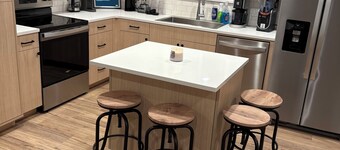 Clean & Contemporary Stay