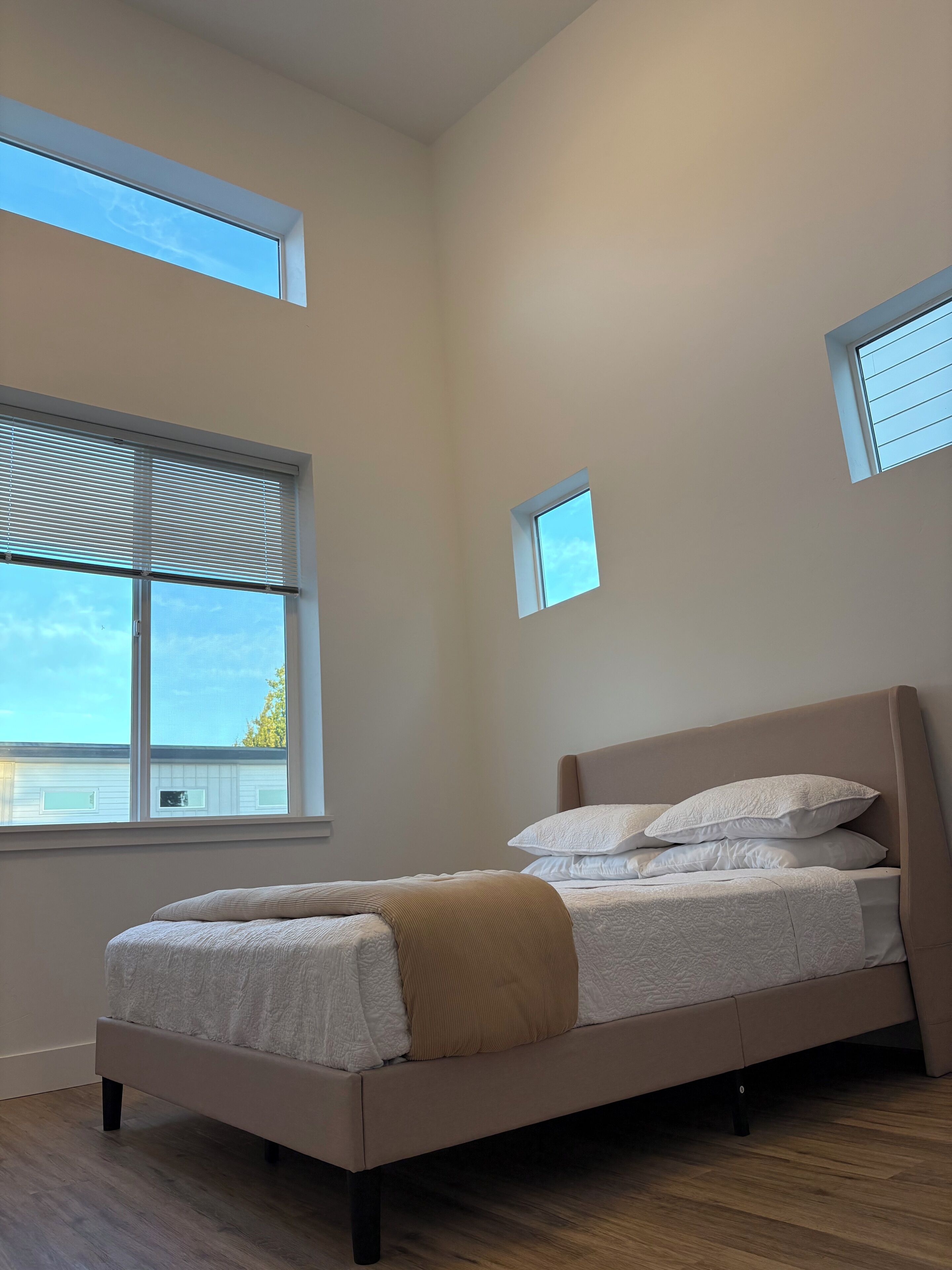 2 室のベッドルーム、アイロン / アイロン台、WiFi、ベッドシーツ