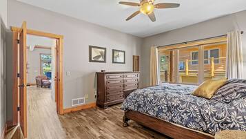 5 bedrooms, iron/ironing board, free WiFi, bed sheets