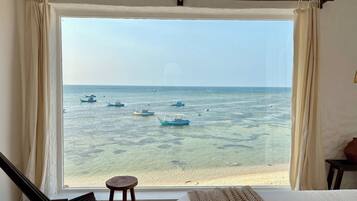 Aqua Lagoon | Free minibar items, desk, laptop workspace, soundproofing
