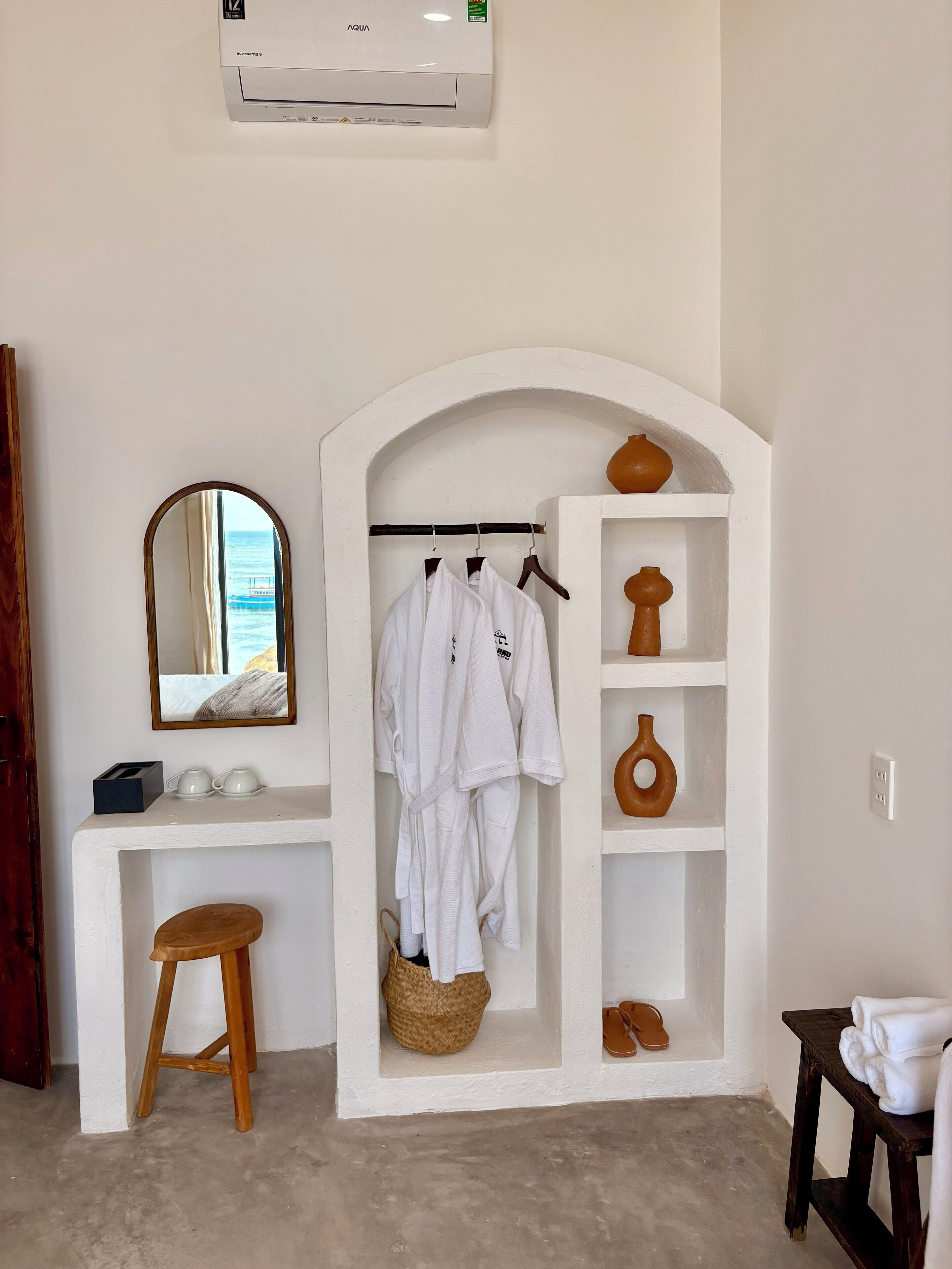 Artículos del minibar gratis y escritorio 