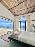 Artículos del minibar gratis y escritorio 