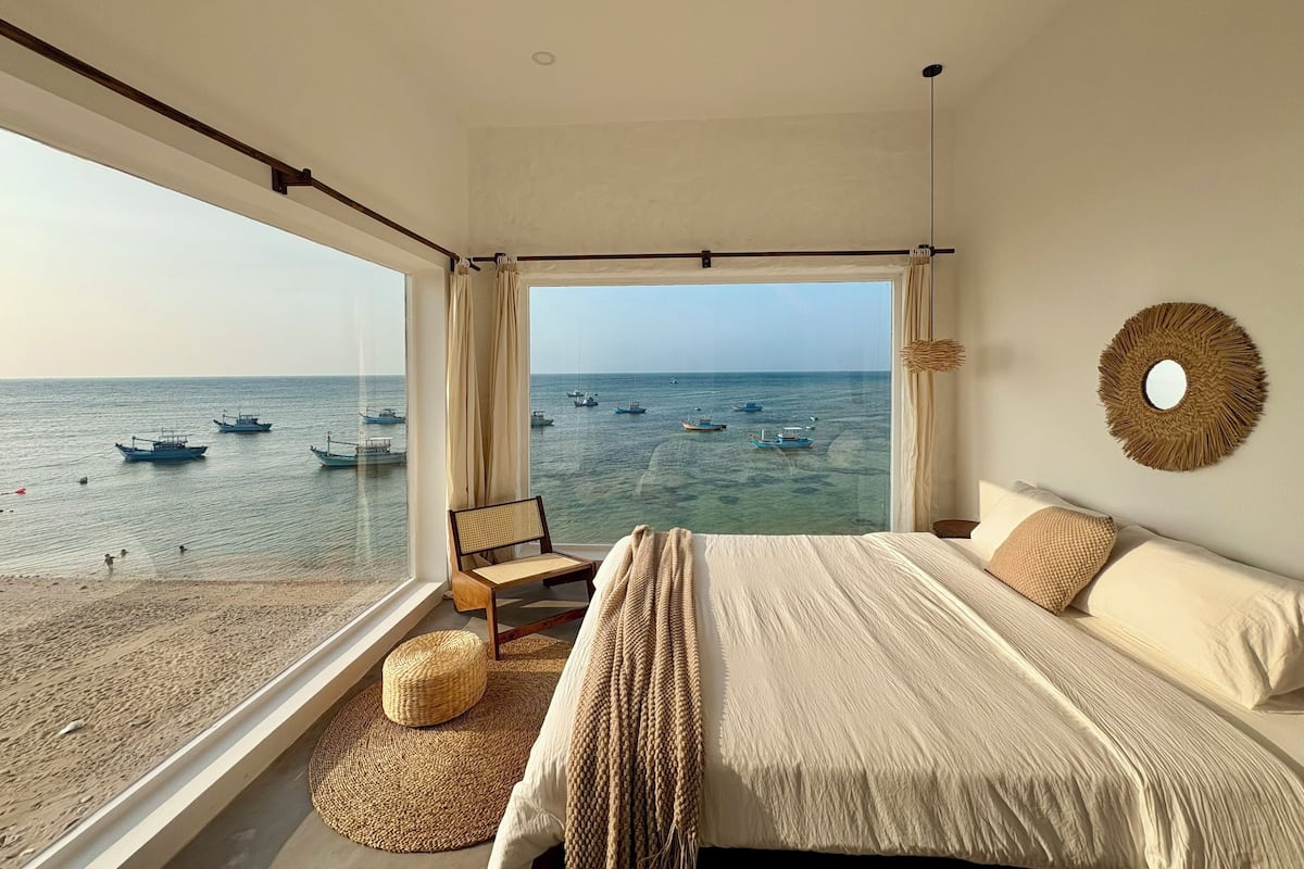 Quarto casal grand, vista para o mar | Escrivaninha, espaço de trabalho para notebook, quartos à prova de som