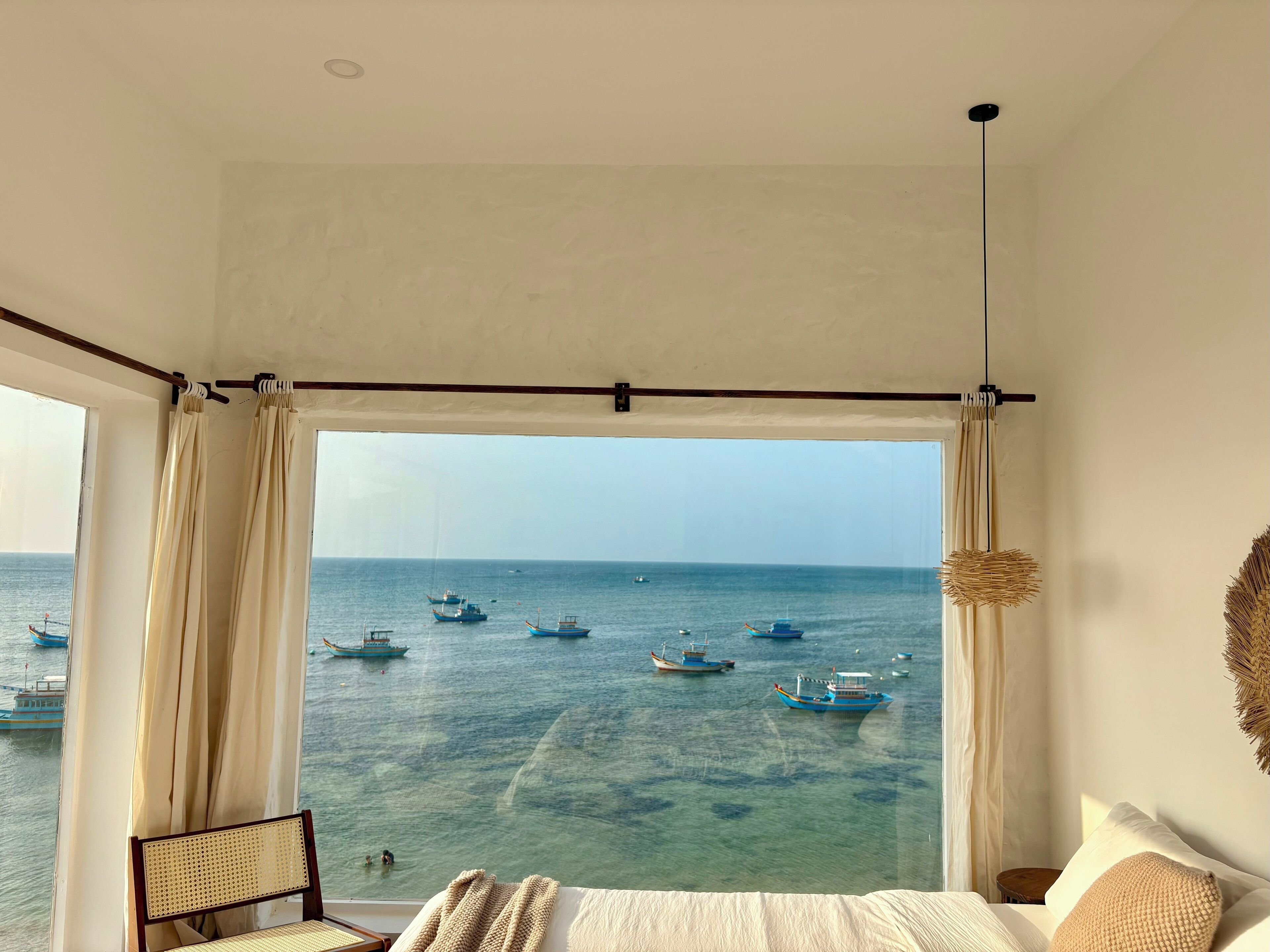 Water Lagoon | Free minibar items, desk, laptop workspace, soundproofing