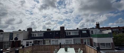 تناول الطعام بالخارج