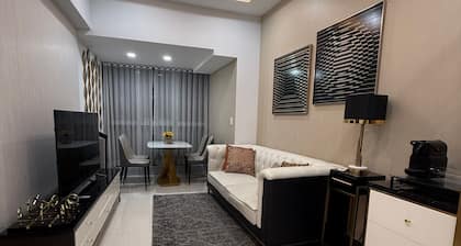 Room-3 Bedroom Executive Suite Room wit