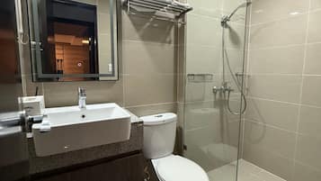 Room, 4 Bedrooms, Accessible, Patio | Bathroom