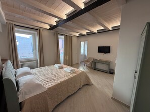 WiFi, bed sheets