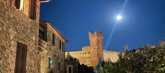La Dimora di Roberta is located within walking distance of the Fortress and the historic center.
