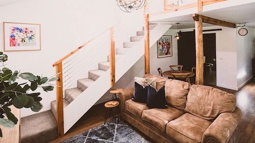 Way Out Wandi - Country charm in historic Wandiligong