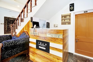 Reception - Collection O Dal Lake (Srinagar)