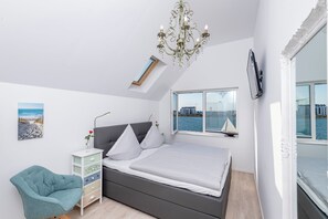2 bedrooms, iron/ironing board, travel crib, free WiFi - Modern "Baltic Side" vacation apartment with sea view, balcony and exclusive furnishings. (Kappeln)