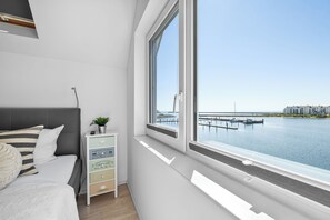 2 bedrooms, iron/ironing board, travel cot, free WiFi - Modern "Baltic Side" vacation apartment with sea view, balcony and exclusive furnishings. (Kappeln)