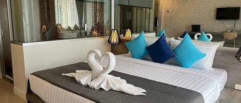 9 bedrooms, WiFi, bed sheets