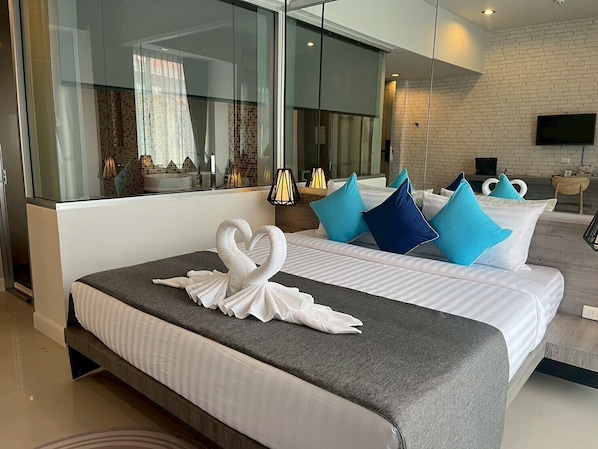 9 bedrooms, WiFi, bed sheets