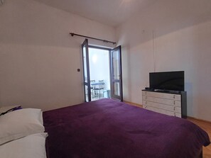 1 bedroom, free WiFi, bed sheets