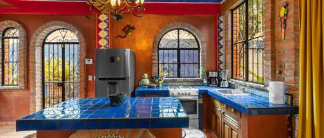 Fridge, microwave, oven, coffee/tea maker