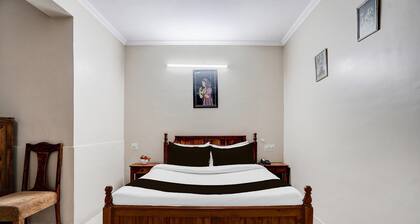 Super Townhouse Chandpole Metro Station