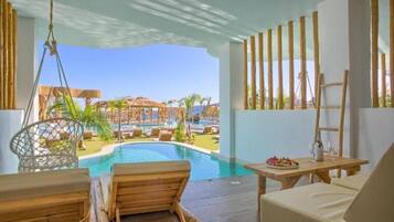 Signature Suite | Iron/ironing board, free WiFi