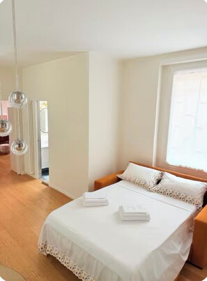 3 makuuhuonetta, työpöytä, silitysrauta/-lauta, ilmainen Wi-Fi