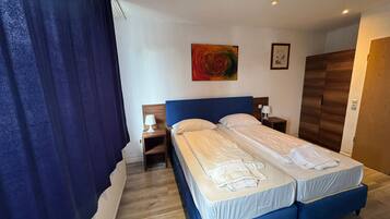 Standard Double or Twin Room, Balcony | Desk, free WiFi