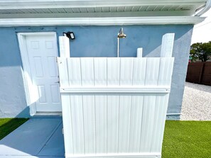 Exterior detail - Fun & Relax Home-Melbourne 6 Bed/2Bath 10 Sleeps (Melbourne)