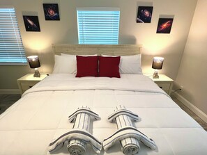 4 bedrooms, iron/ironing board, WiFi, bed sheets