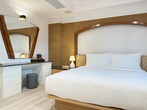 Standard Double Room, 1 Double Bed | Blackout drapes, iron/ironing board, free WiFi, bed sheets - Retro Kaohsiung  (Kaohsiung)