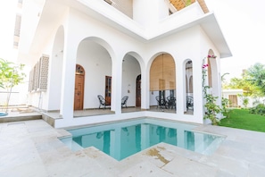 House | Pool