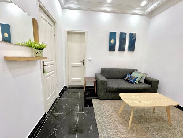 Leilighet – comfort, balkong, strandutsikt | Oppholdsområde