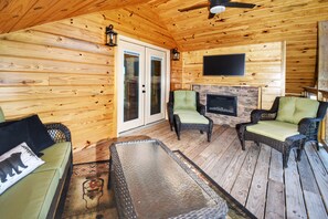 TV, peis og DVD-spiller