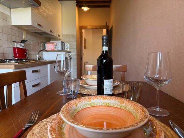 Coffee/tea maker, fridge, oven, stovetop - Nice apartment for 4 guests with A/C, WIFI and panoramic view (Cortona)