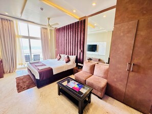 Luxury Double Room, City View | Free WiFi, bed sheets